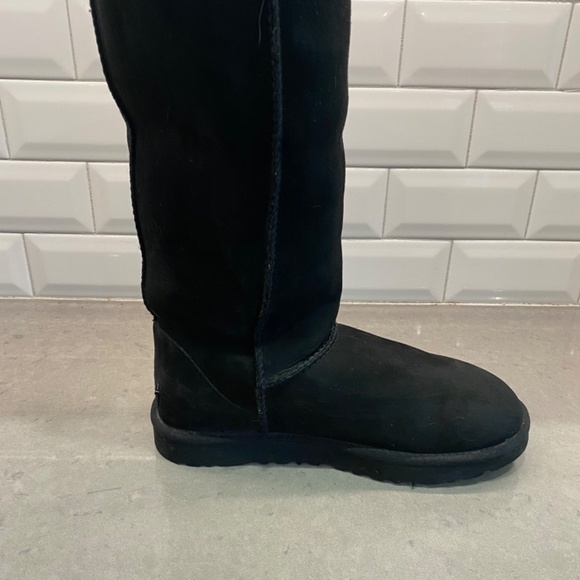 Ugg Classic Tall Black - Picture 4 of 5